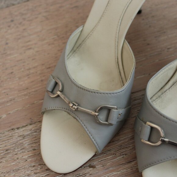 Gucci Heels - Beige/Tan - Silver Buckle - Size 10/40 - Picture 4 of 5